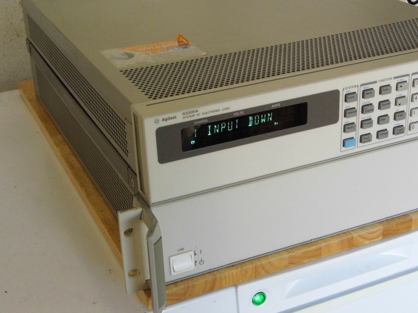 Agilent N3300A DC Electronic Load Mainframe Agilent N3300A DC Electronic Load Mainframe